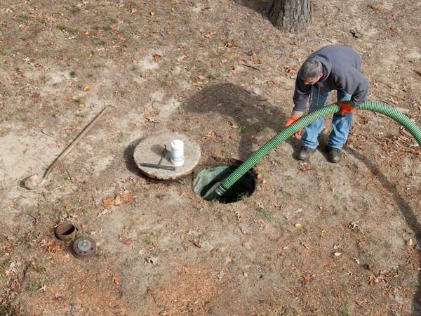Vaciado de fosa séptica compartida en urbanización de A Coruña